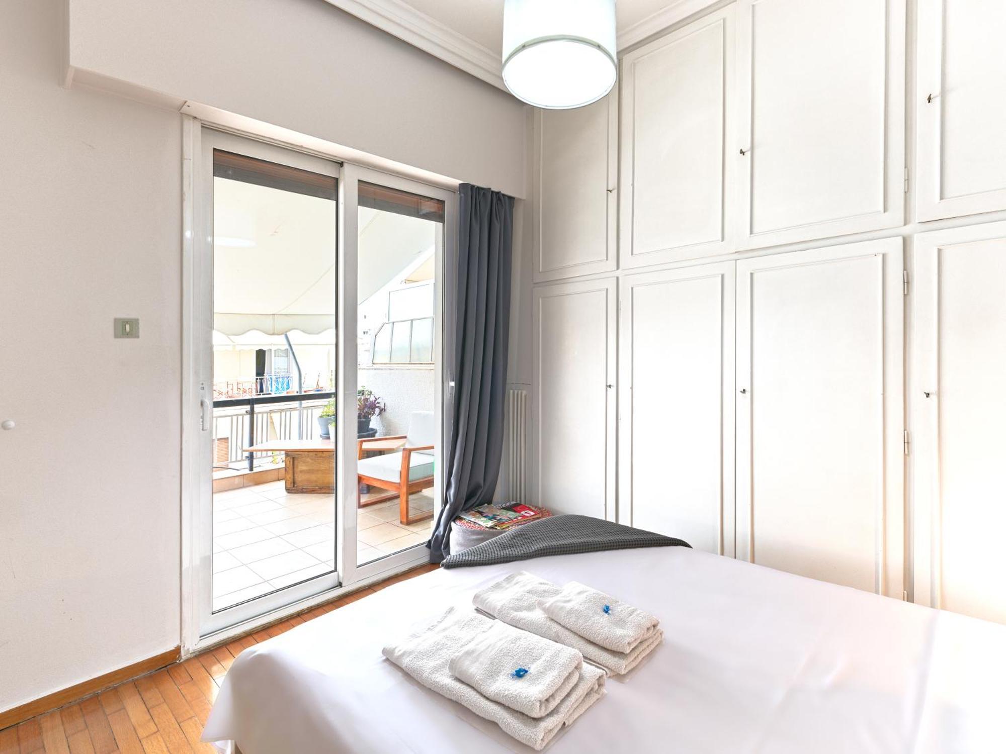Central Pagrati Apartment With Park View Balcony - Opp Pangrati Grove Atina Dış mekan fotoğraf